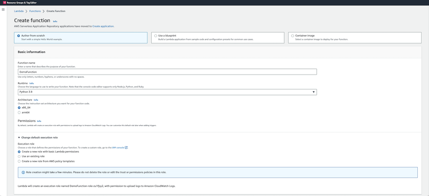 Dieses Bild zeigt das Lambda-Erstellungsfenster auf der AWS-Konsole.