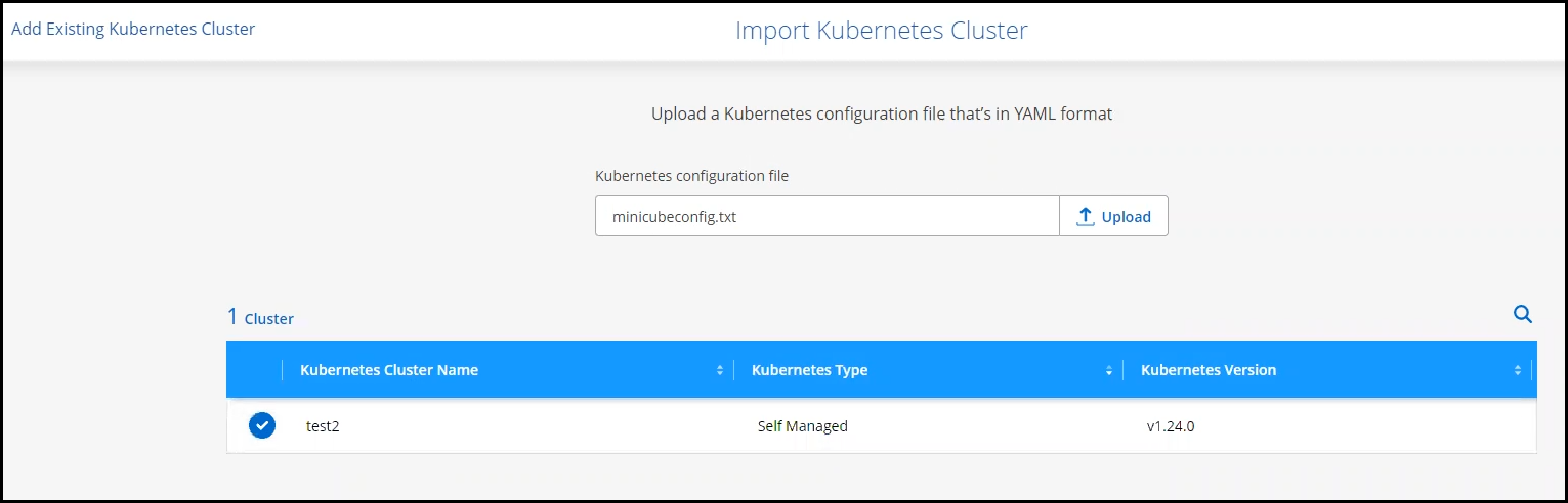 Una captura de pantalla de la página importar el clúster Kubernetes con el archivo de configuración y la tabla de clústeres disponibles.
