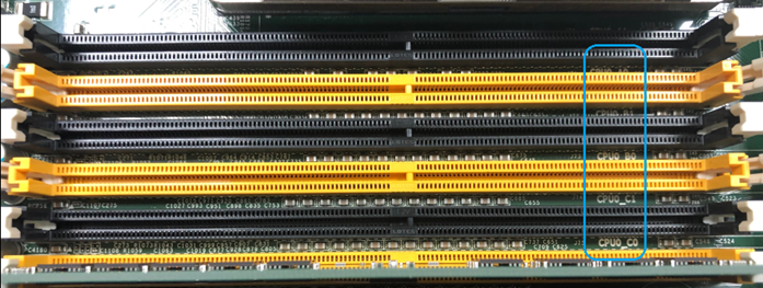 Muestra los números de ranura DIMM en la placa base H615C.