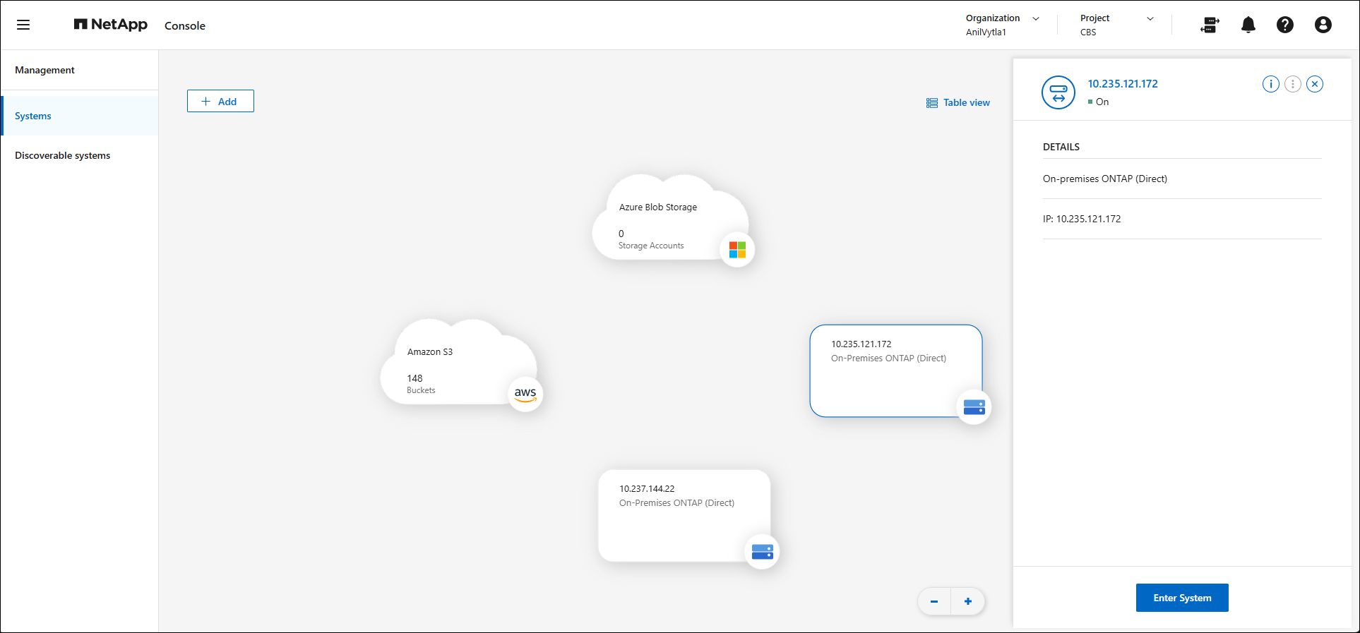 Capture d'écran de la console montrant plusieurs systèmes. L'une des options est sélectionnée et affiche la possibilité d'activer les services de données NetApp ou de sélectionner <strong>Accéder au système</strong> pour gérer le stockage.