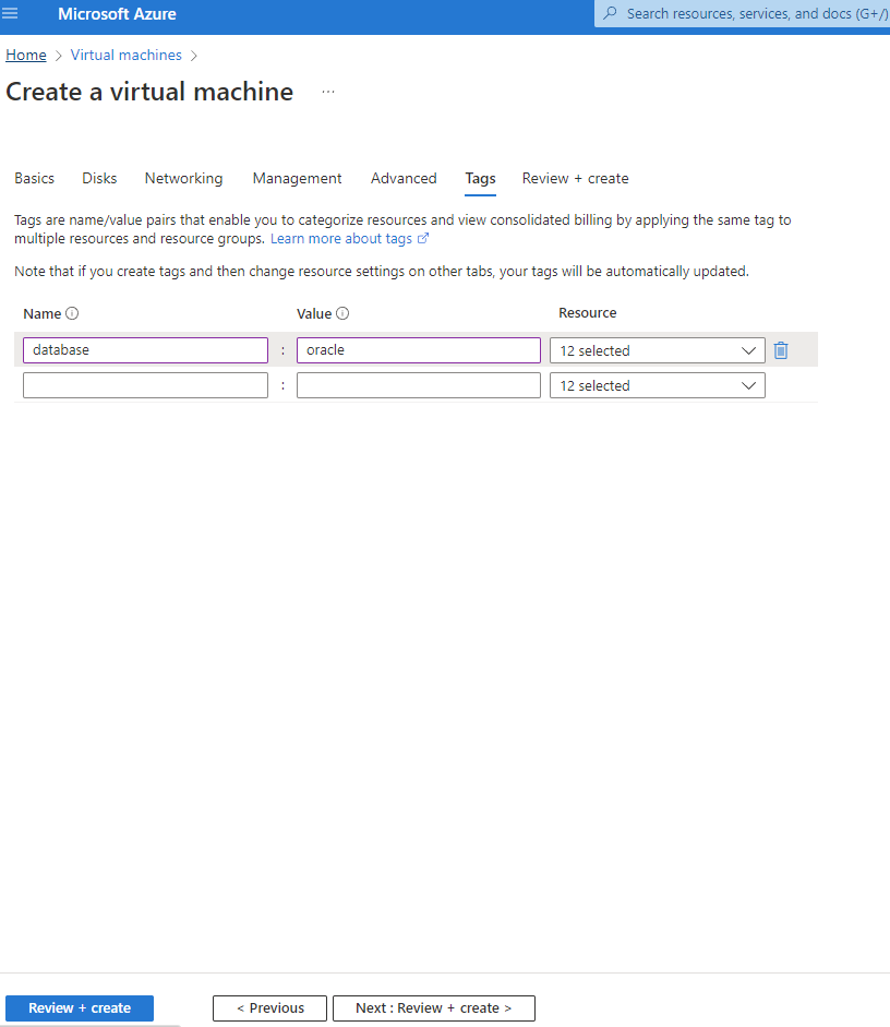 Cette capture d'écran montre les données saisies pour la page Créer une étiquette de machine virtuelle.