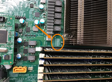 Mostra i numeri degli slot DIMM sulla scheda madre del nodo H410C.