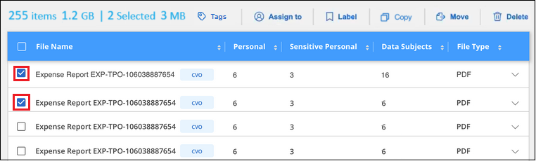 Uma captura de tela mostrando como selecionar os arquivos que você deseja rotular e o botão rótulo na página Investigação de dados.