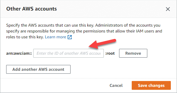 Esta captura de tela mostra a caixa de diálogo "outras contas da AWS" no console do AWS KMS.