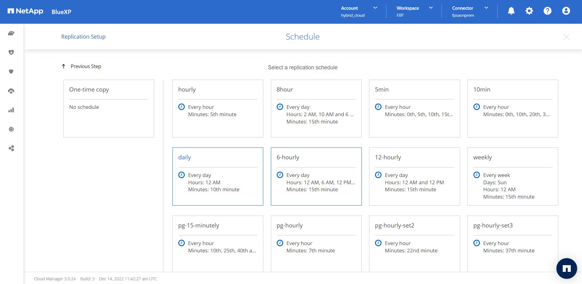 Esta captura de tela mostra a tela de programação da Configuração de replicação do BlueXP  com várias opções de temporização exibidas.