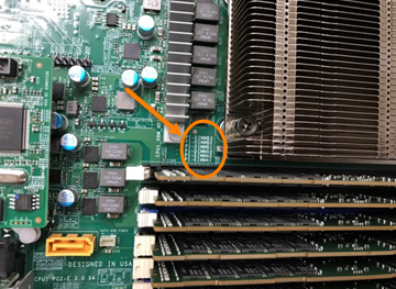 Mostra os números do slot DIMM na placa-mãe do nó H410C.